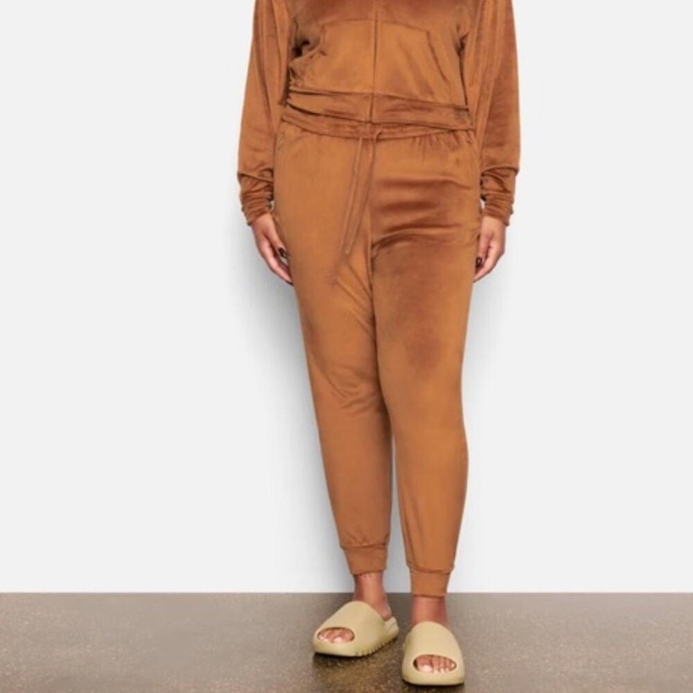 Skims Velour Joggers in Copper 2XL - Picture 1 of 8